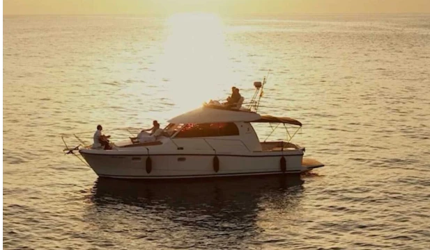 Hire Luxury Yacht Bénéteau with a boat licence