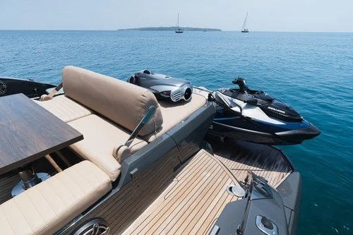 Azimut Azimut 50 charter bareboat or skippered in  Panama City Beach