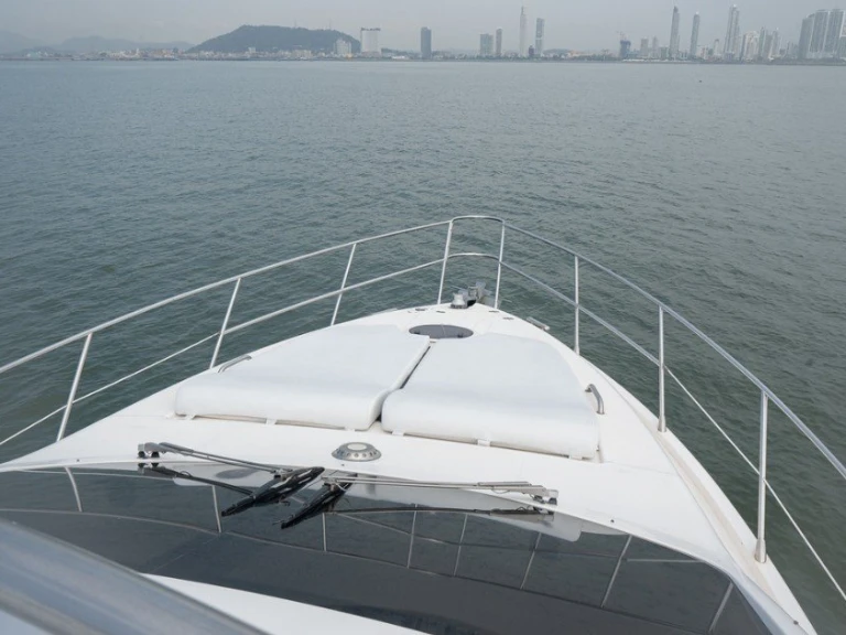 Yacht hire Panama City Beach cheap Azimut 50 Fly
