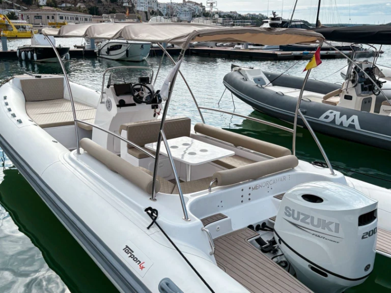 Yacht charter Mahón - Tarpon Luxe 790 on SamBoat