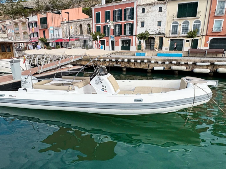 Yacht charter Mahón - Tarpon Luxe 790 on SamBoat