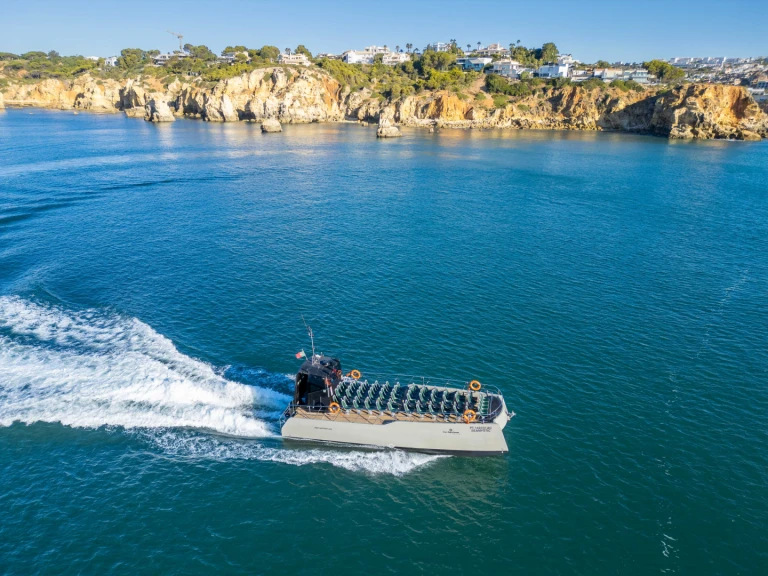 Hire a drassanes Custom Marina de Lagos