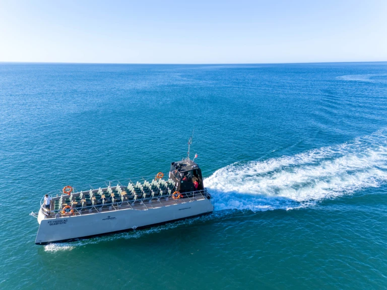 Hire Catamaran drassanes with a boat licence