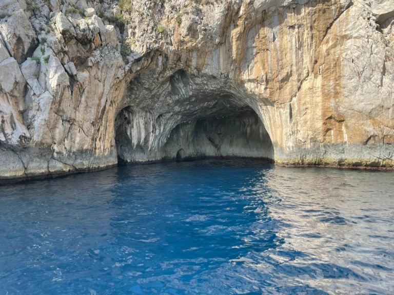 Motorboat to hire Castellammare di Stabia at the best price