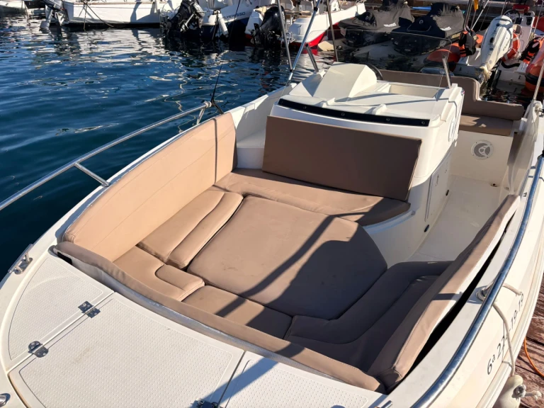 Charter a Remus 525 in Sant Antoni de Portmany on Samboat