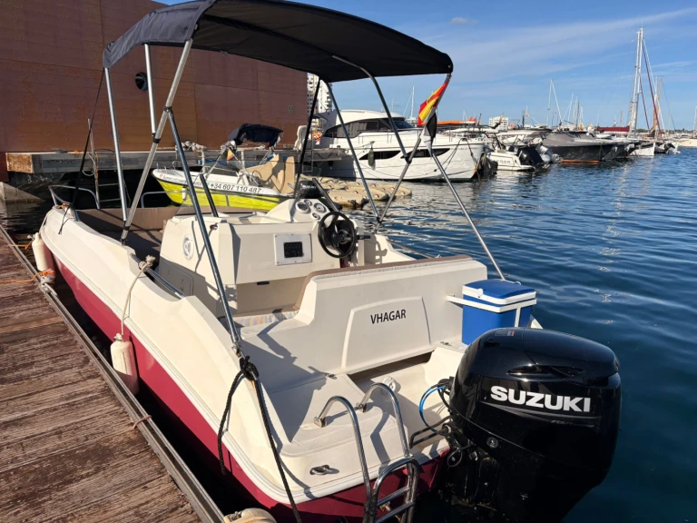 Motorboat to hire Sant Antoni de Portmany at the best price