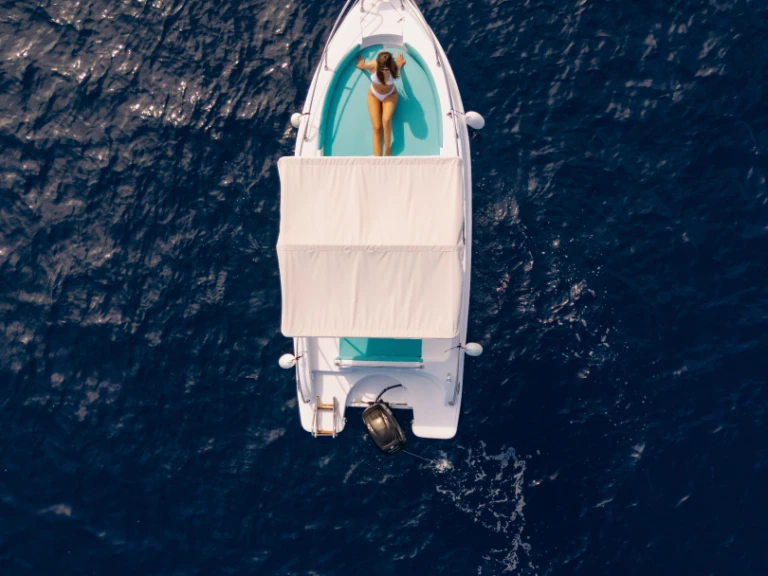 Hire Motorboat with or without skipper blumax 19 pro Taormina