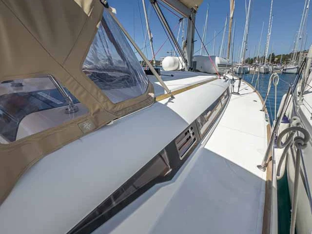 Yacht charter Pula - Jeanneau Sun Odyssey 449 on SamBoat