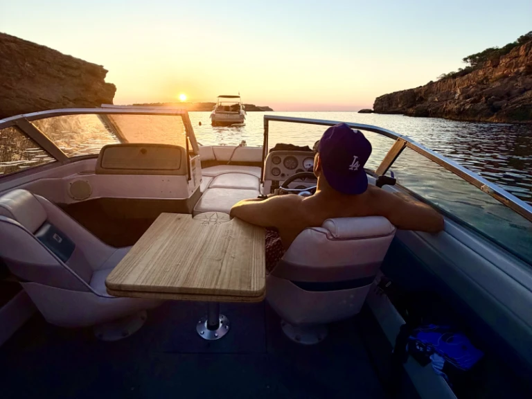 Four Winns Freedom 180 charter bareboat or skippered in  Sant Antoni de Portmany