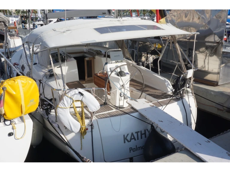 Hire Sailboat with or without skipper Bavaria Palma de Mallorca