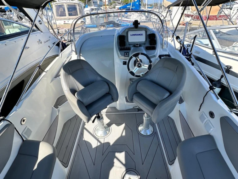 Motorboat hire in Mandelieu-la-Napoule - Bénéteau Flyer 750 Sun Deck