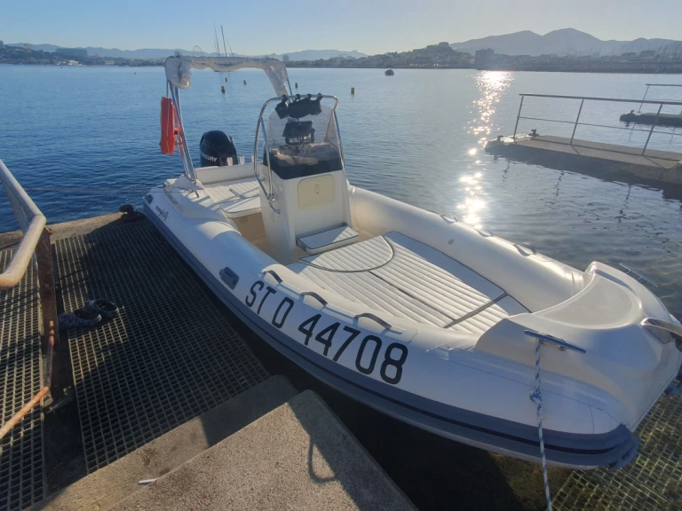 Hire RIB Nuova Jolly with a boat licence