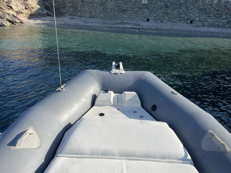 RIB hire in Six-Fours-les-Plages - Zodiac Medline I