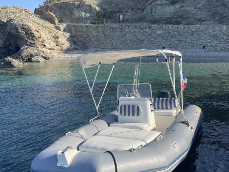 Hire RIB Zodiac with a boat licence