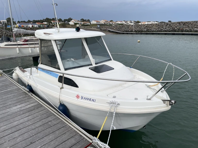 Yacht charter Les Sables-d'Olonne - Jeanneau Merry Fisher 530 HB Cabine on SamBoat