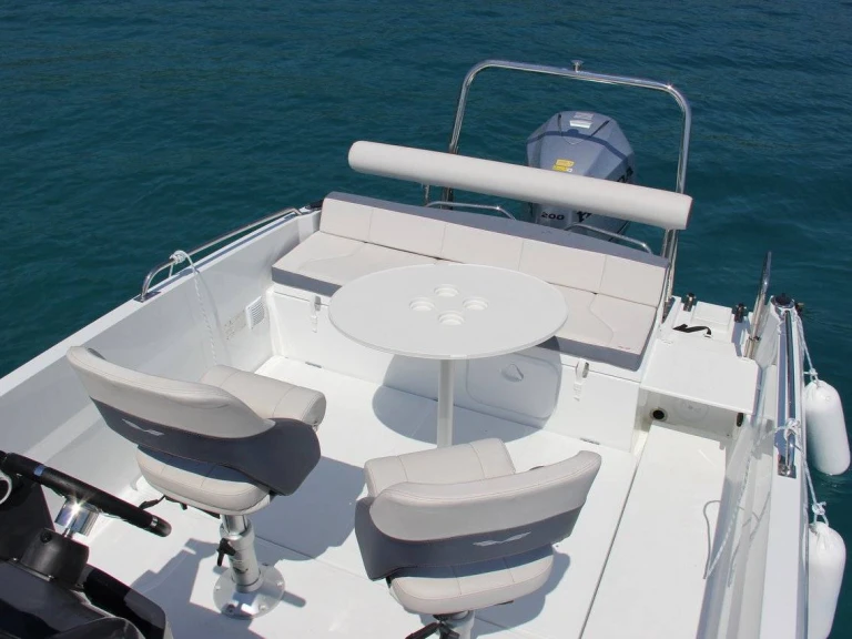Charter a Quicksilver Activ 605 Open Pack Sport in Marseille on Samboat