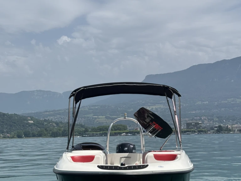 Motorboat hire in Grand Port d'Aix-les-Bains - Bayliner Bayliner 180 Element XL