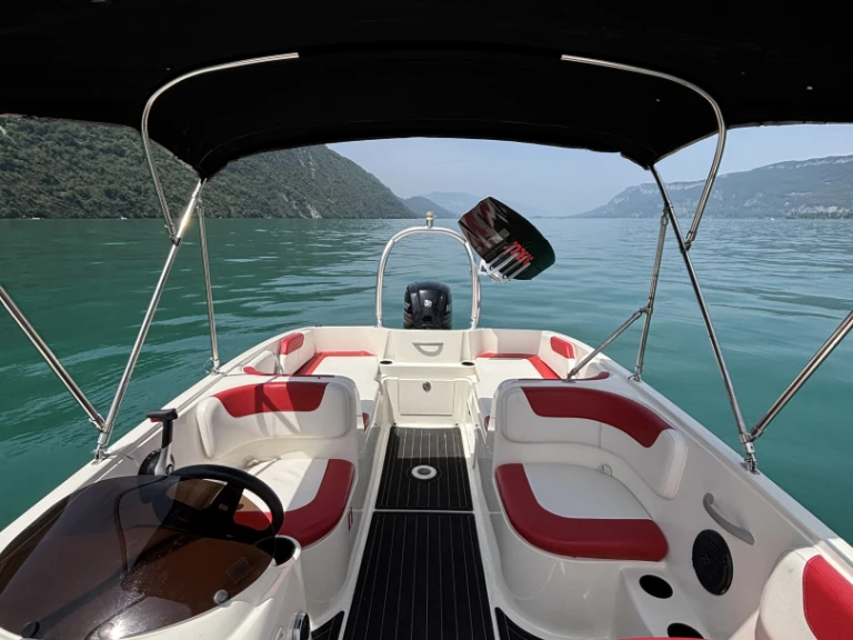 Motorboat to hire Grand Port d'Aix-les-Bains at the best price