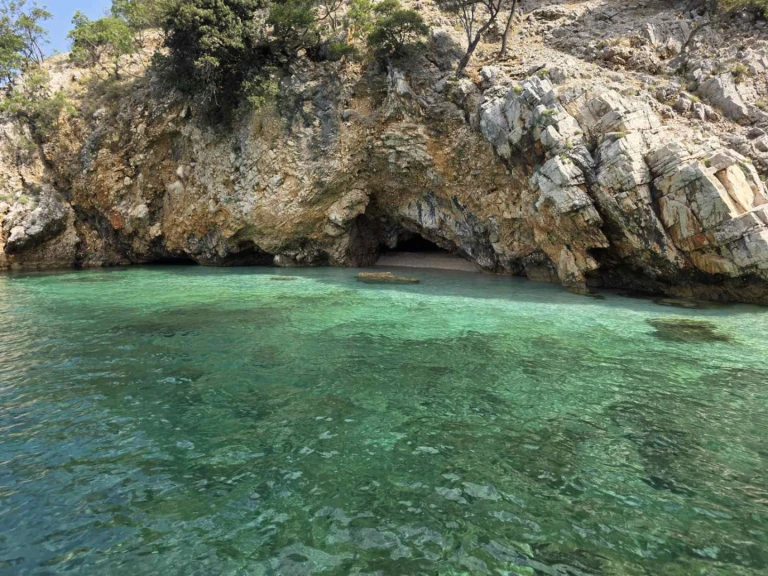 Motorboat to hire Opatija at the best price