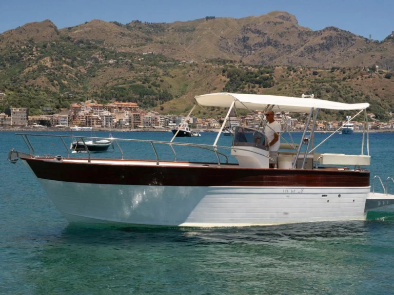 Motorboat hire in Giardini-Naxos - viveur 28 open
