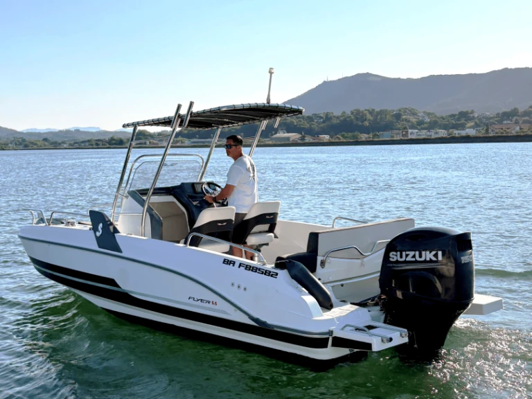Charter a Bénéteau Flyer 6.6 SPACEdeck in Hendaye on Samboat
