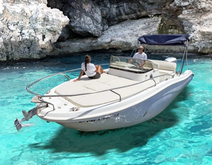 Charter a Allegra 21 SUN in Cala d'Or on Samboat