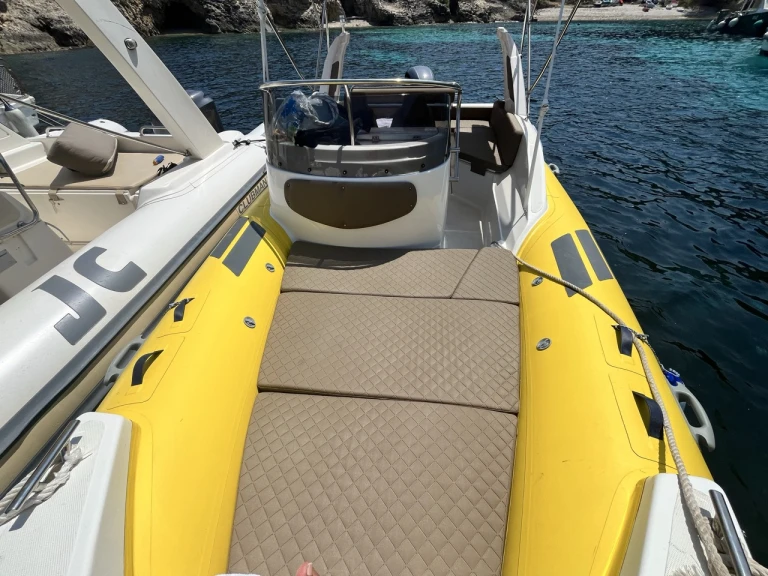 Charter a Aquamax B23F in Hvar on Samboat