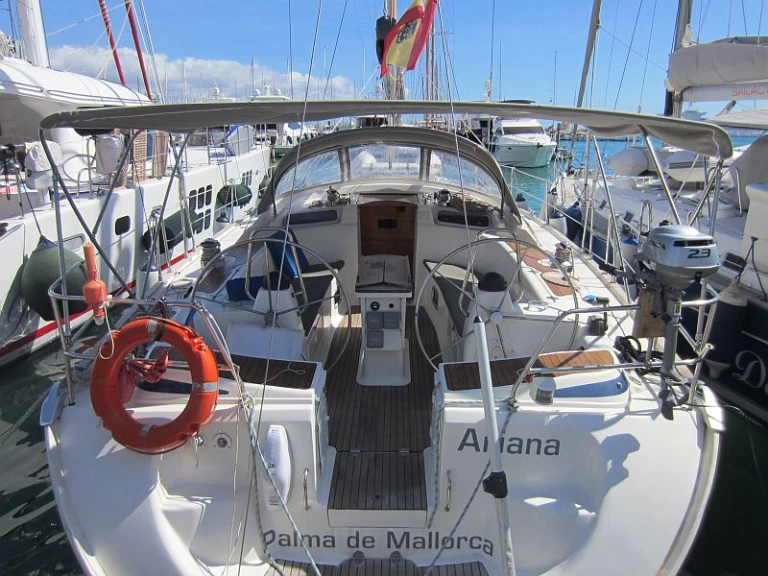 Hire Sailboat Bavaria with a boat licence