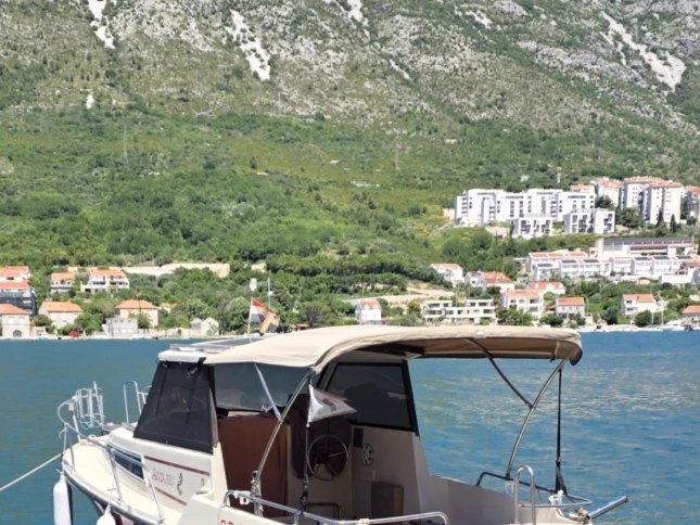 Hire Motorboat with or without skipper Bénéteau Dubrovnik