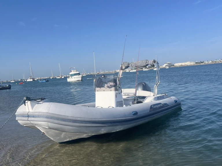 Hire a Capelli Tempest 626 Port-Camargue