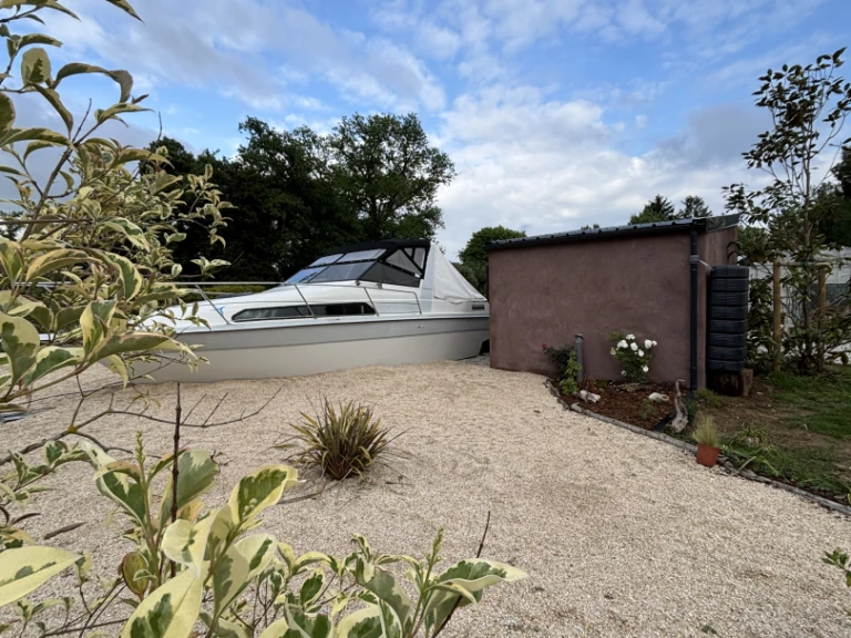 Hire Luxury Yacht Daytona with a boat licence