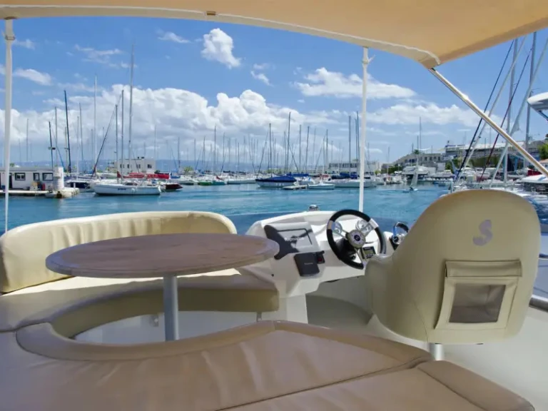 Hire a Bénéteau Antares 36 Novalja
