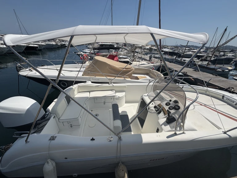 Motorboat to hire Sainte-Maxime at the best price