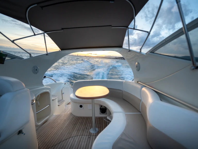 Yacht hire Sant Feliu de Guíxols cheap Gobbi 315 SC
