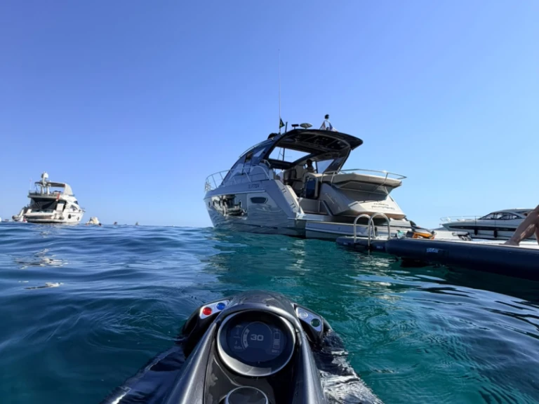 Motorboat hire in Nice Ferry Port - Cranchi Cranchi M44 HT