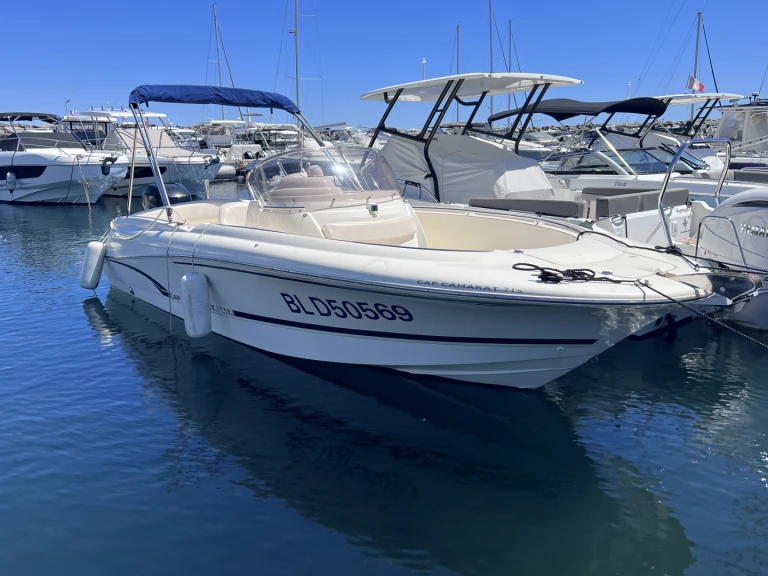 Yacht hire Les Issambres cheap Jeanneau cap camarat 715