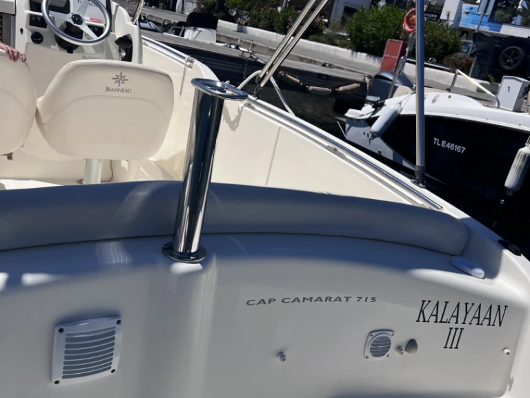 Charter a Jeanneau Jeanneau cap camarat 715 in Les Issambres on Samboat