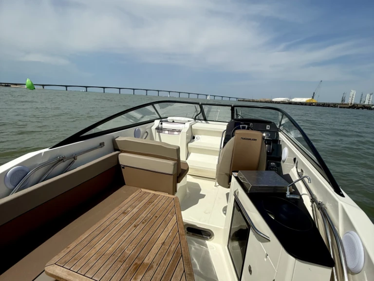 Yacht charter La Rochelle - Quicksilver Activ 805 Cruiser on SamBoat