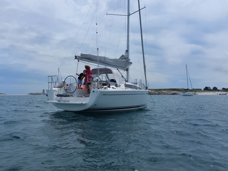 Sailboat hire in Loctudy - Dehler Dehler 34