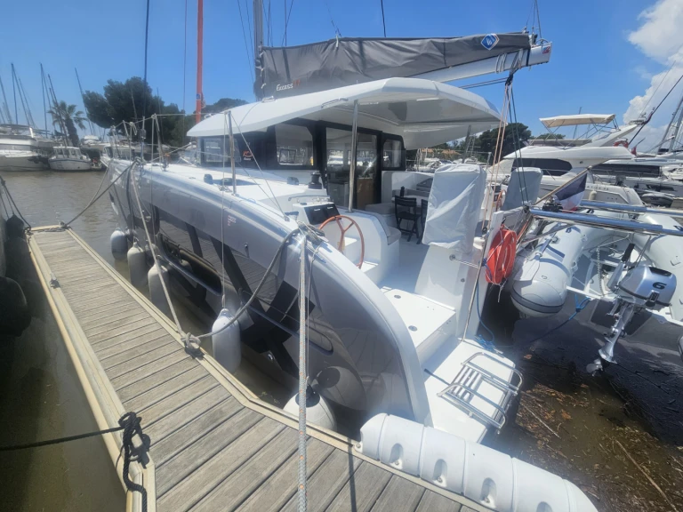 Hire a Bénéteau Excess 11 Arzon