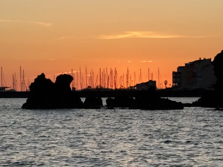 Motorboat to hire Le Cap d'Agde at the best price