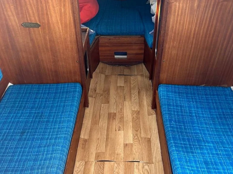 Hire Sailboat Albin with a boat licence