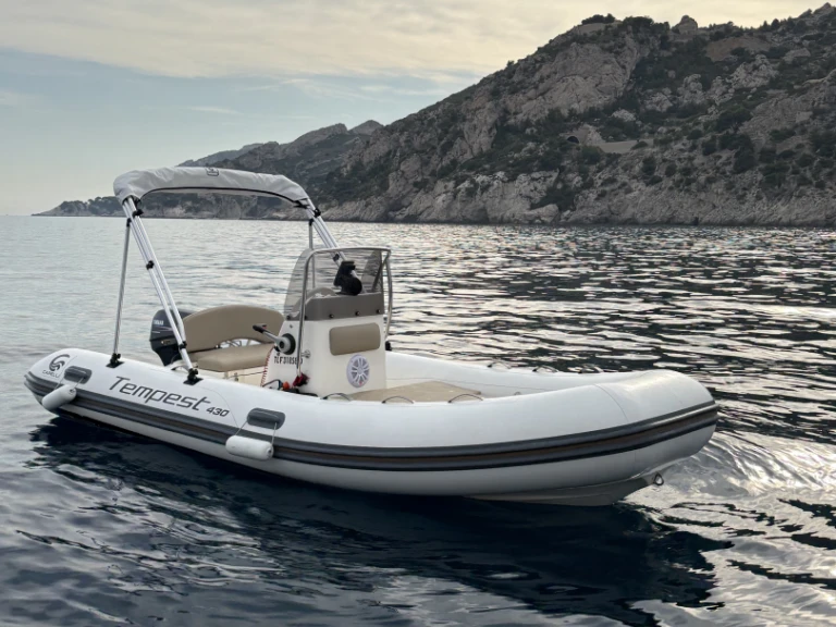 RIB hire in Marseille - Capelli Tempest 430