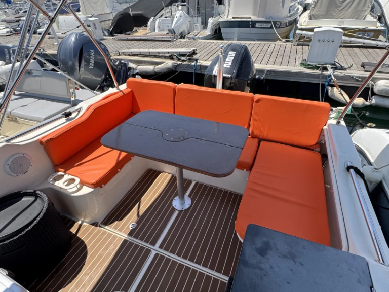 Yacht charter Marseille - Quicksilver Activ 755 Sundeck on SamBoat