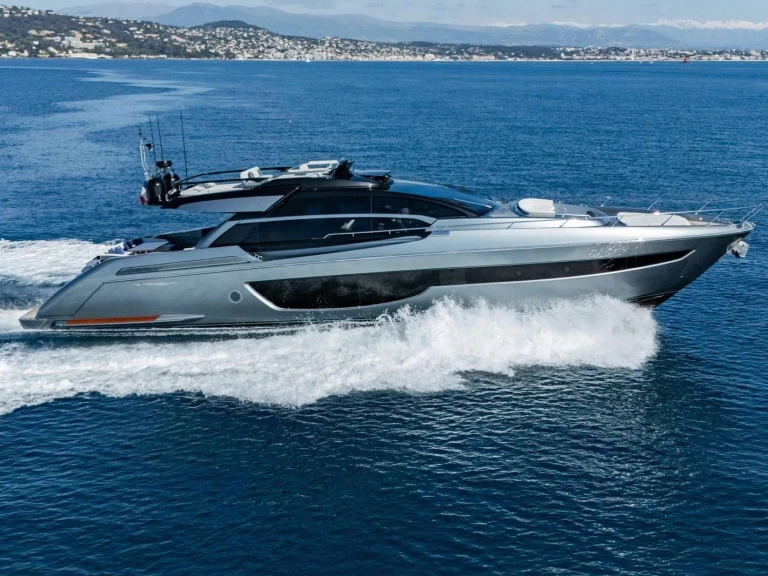 Yacht charter Cannes - Riva SAMIRA on SamBoat
