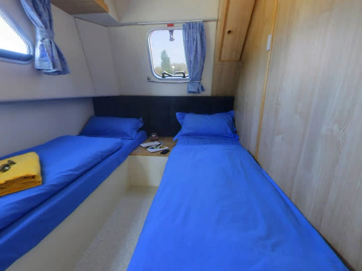 Yacht hire Branges cheap Calypso