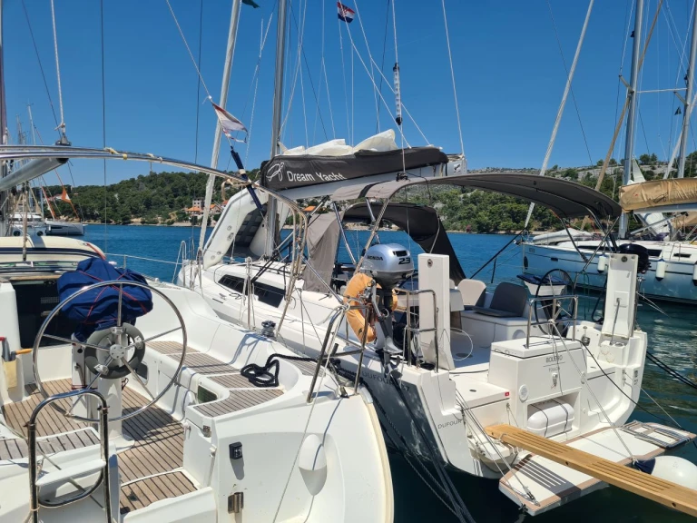 Hire Sailboat with or without skipper Dufour Zaton