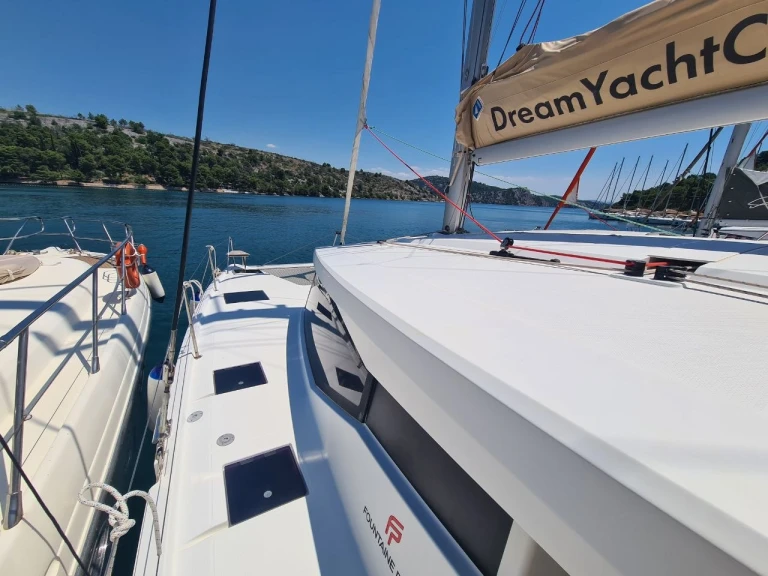 Charter a Fountaine Pajot Lucia 40 in Zaton on Samboat