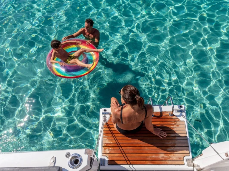 Hire Motorboat with or without skipper Jeanneau Saint-Raphaël