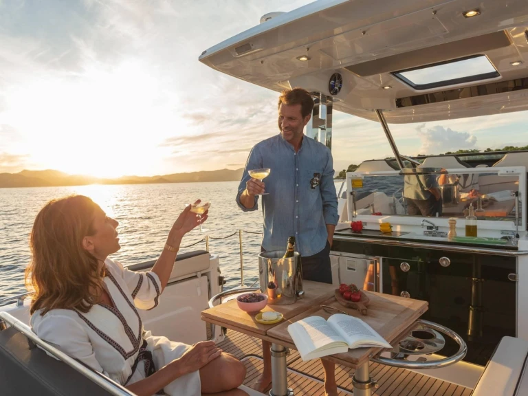 Hire a Jeanneau CAP CAMARAT 10.5 WA S2 Saint-Raphaël